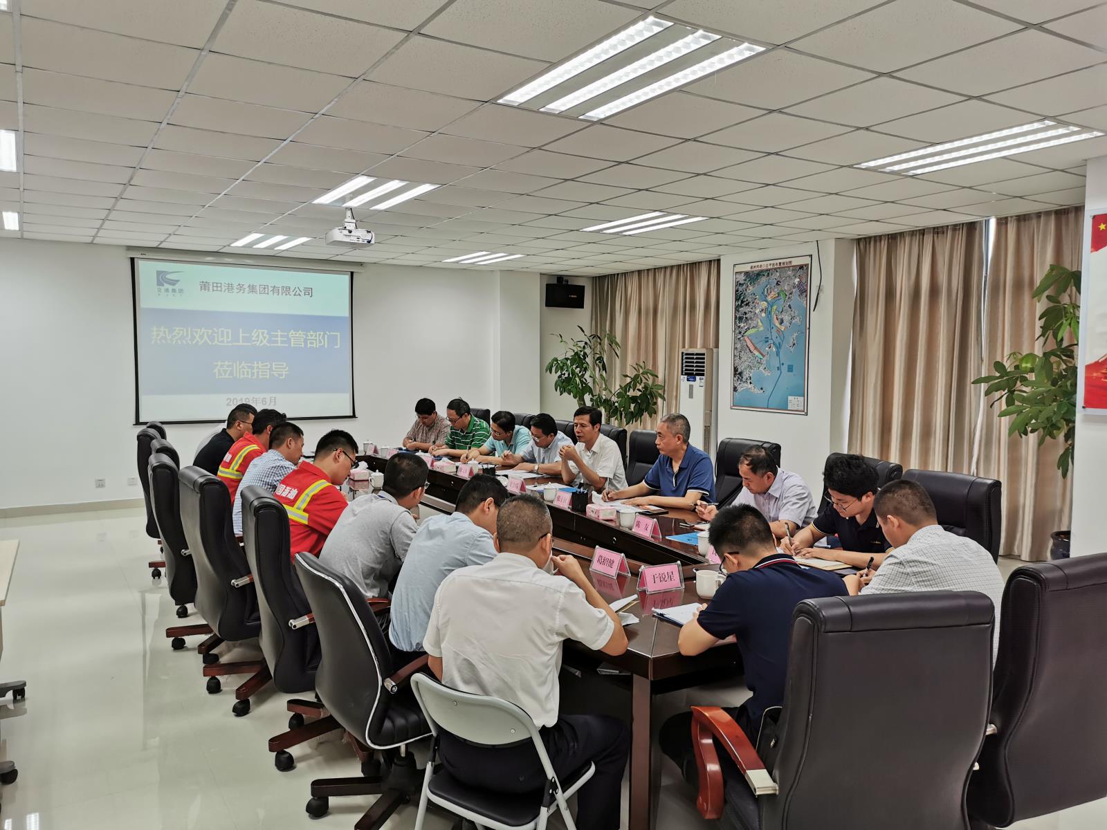 福建省交通運(yùn)輸廳副廳長(zhǎng)梁金焰調(diào)研(研討會(huì)會(huì)場(chǎng)).jpg 福建省交通運(yùn)輸廳副廳長(zhǎng)梁金焰調(diào)研(研討會(huì)會(huì)場(chǎng)).jpg