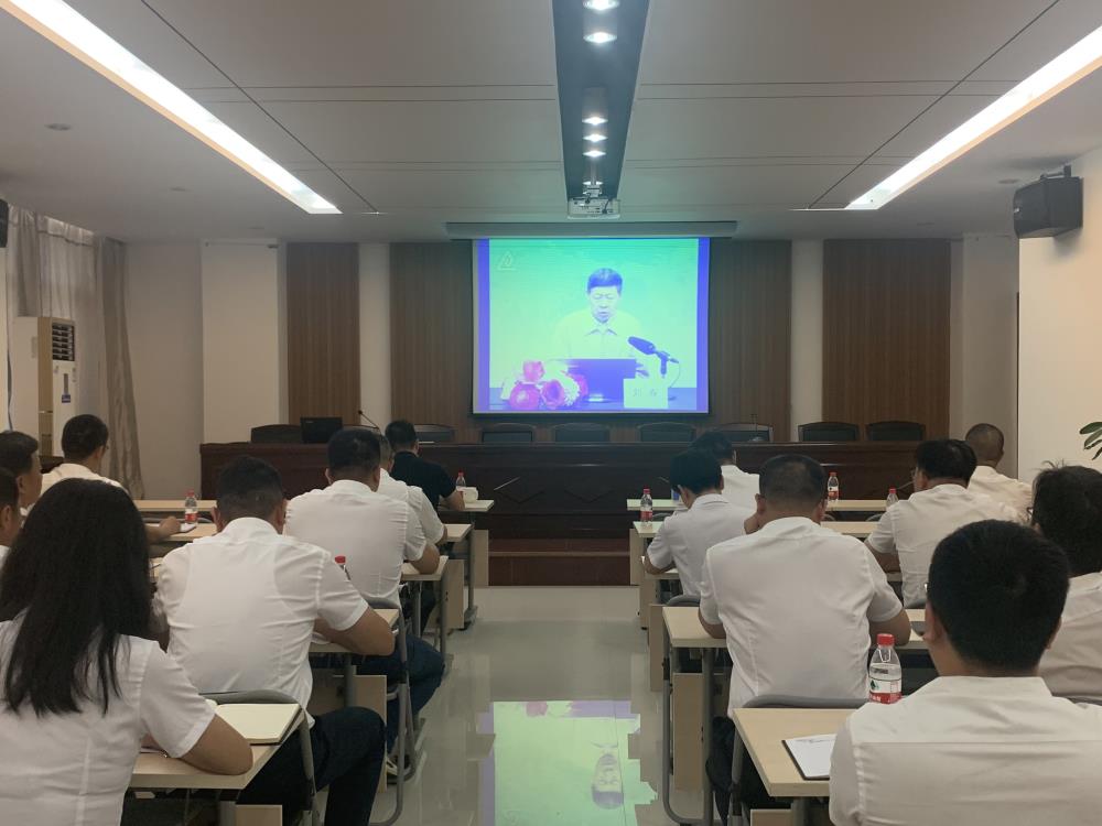 教授.jpg 教授.jpg