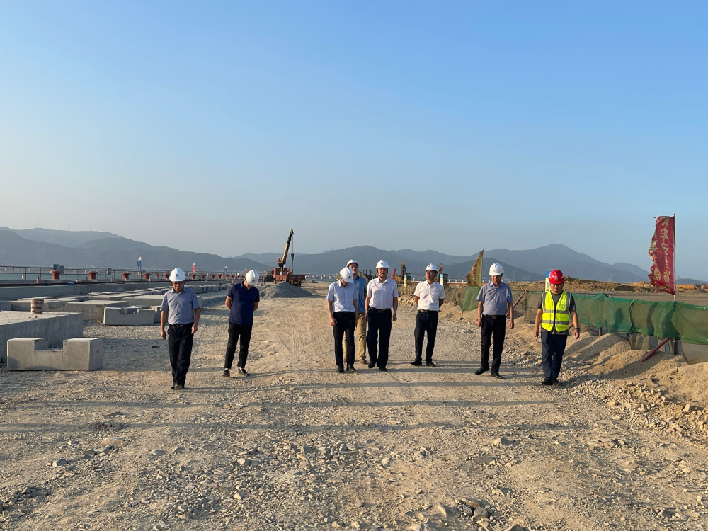 董事長.png 董事長.png