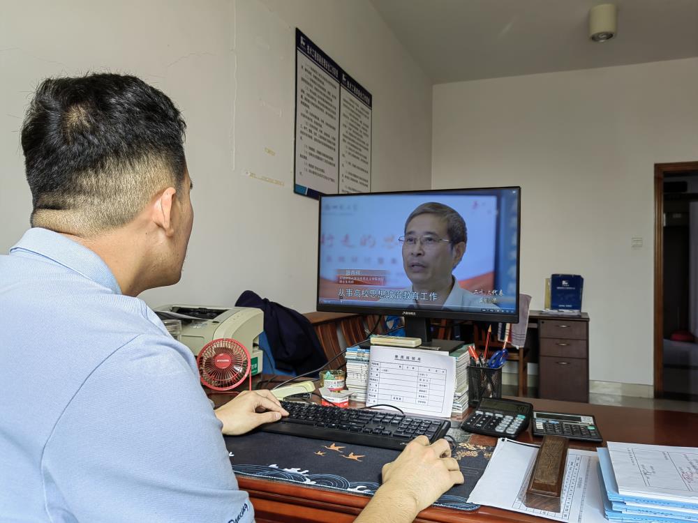 1228df86aa41a56af7a16642f04102c.jpg 1228df86aa41a56af7a16642f04102c.jpg