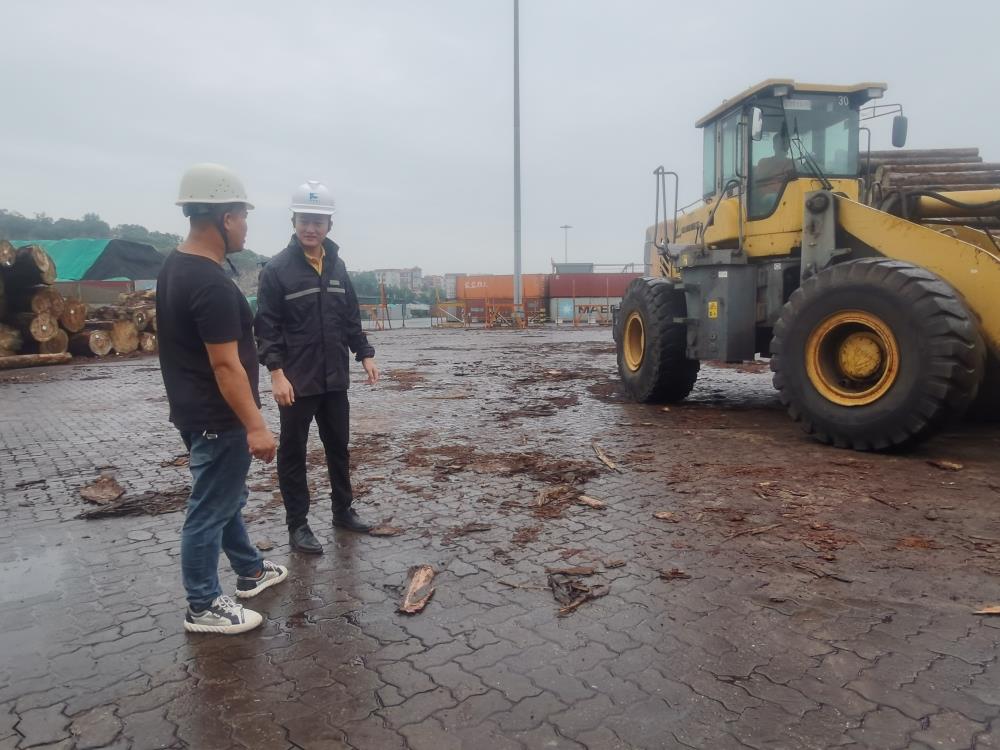 轉運現場1.jpg 轉運現場1.jpg